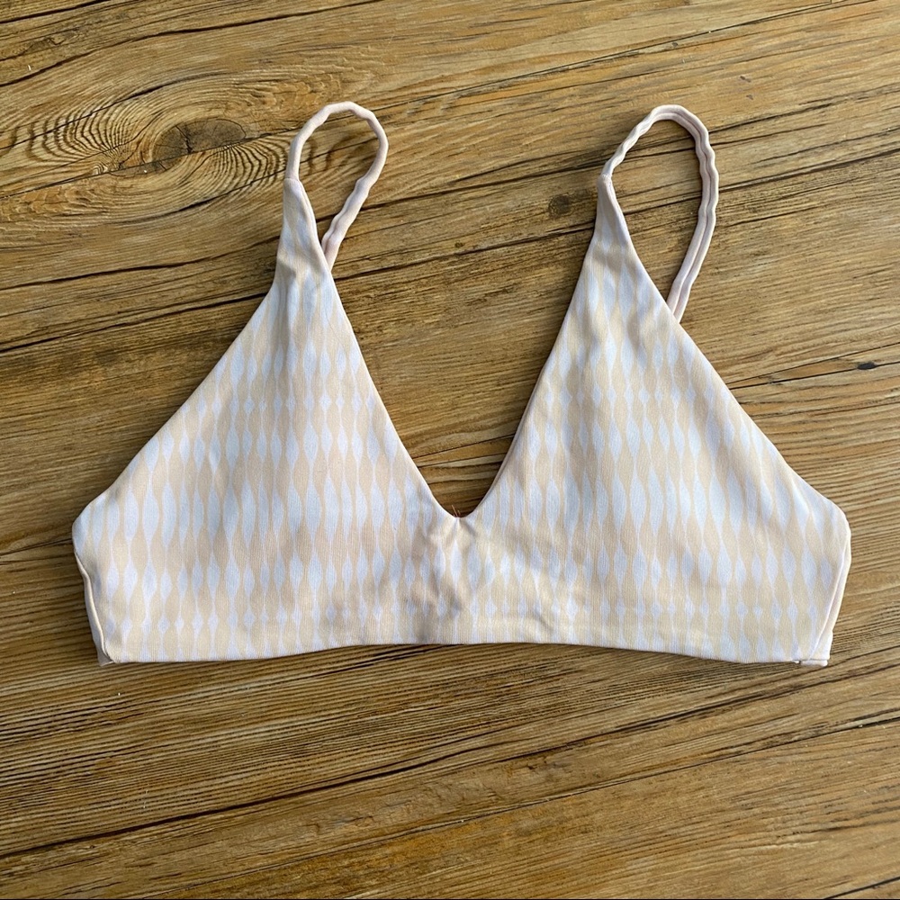 Orange & White Bikini Top🧡🤍
